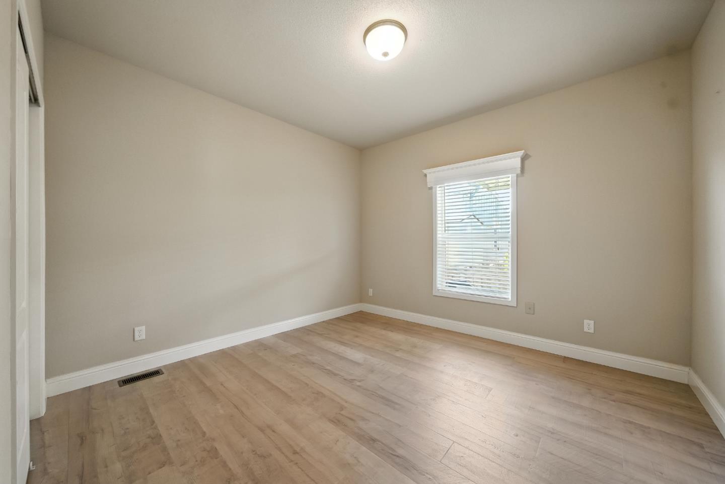 Detail Gallery Image 28 of 39 For 325 Sylvan Ave #106,  Mountain View,  CA 94041 - 3 Beds | 2 Baths