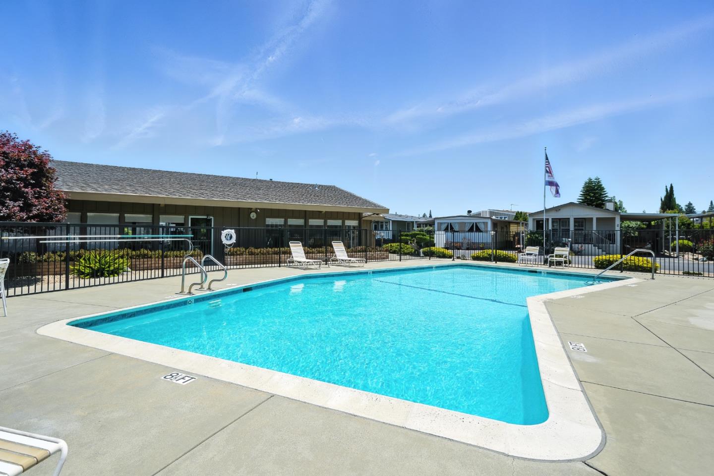 Detail Gallery Image 35 of 39 For 325 Sylvan Ave #106,  Mountain View,  CA 94041 - 3 Beds | 2 Baths