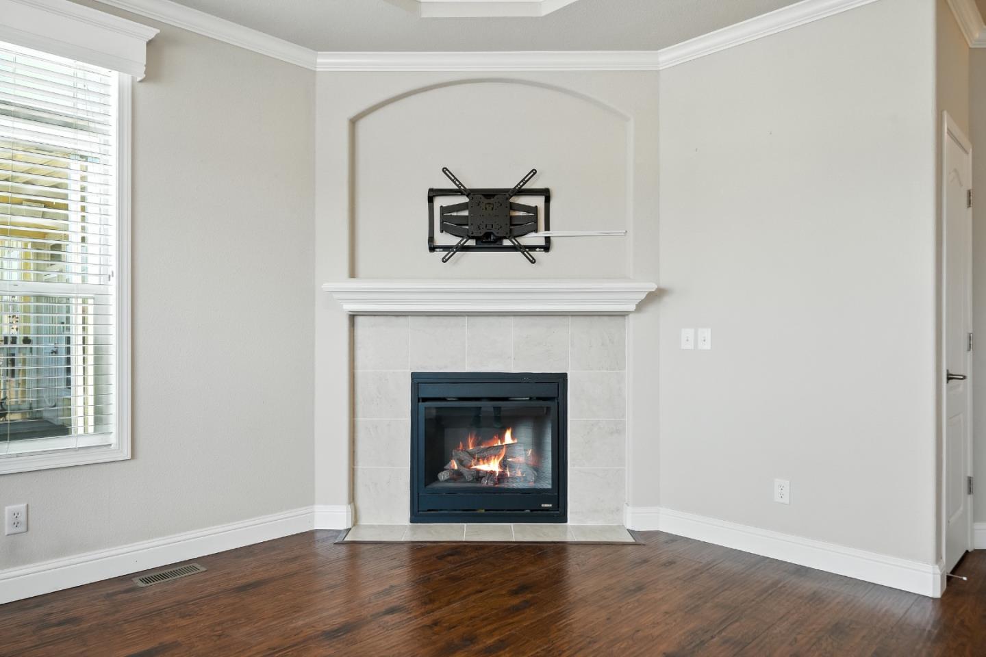 Detail Gallery Image 8 of 39 For 325 Sylvan Ave #106,  Mountain View,  CA 94041 - 3 Beds | 2 Baths