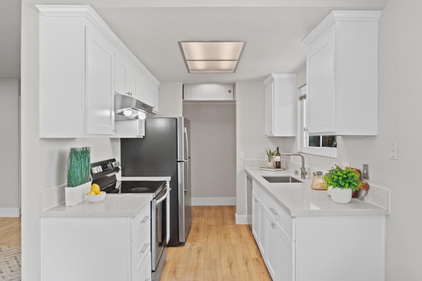 Detail Gallery Image 10 of 24 For 1135 Reed Ave #D,  Sunnyvale,  CA 94086 - 2 Beds | 1 Baths