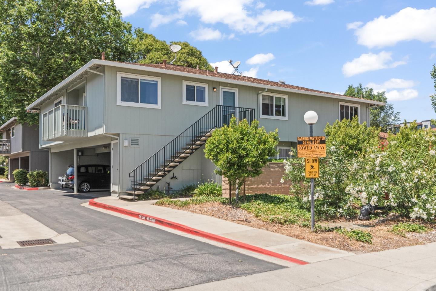 Detail Gallery Image 3 of 24 For 1135 Reed Ave #D,  Sunnyvale,  CA 94086 - 2 Beds | 1 Baths