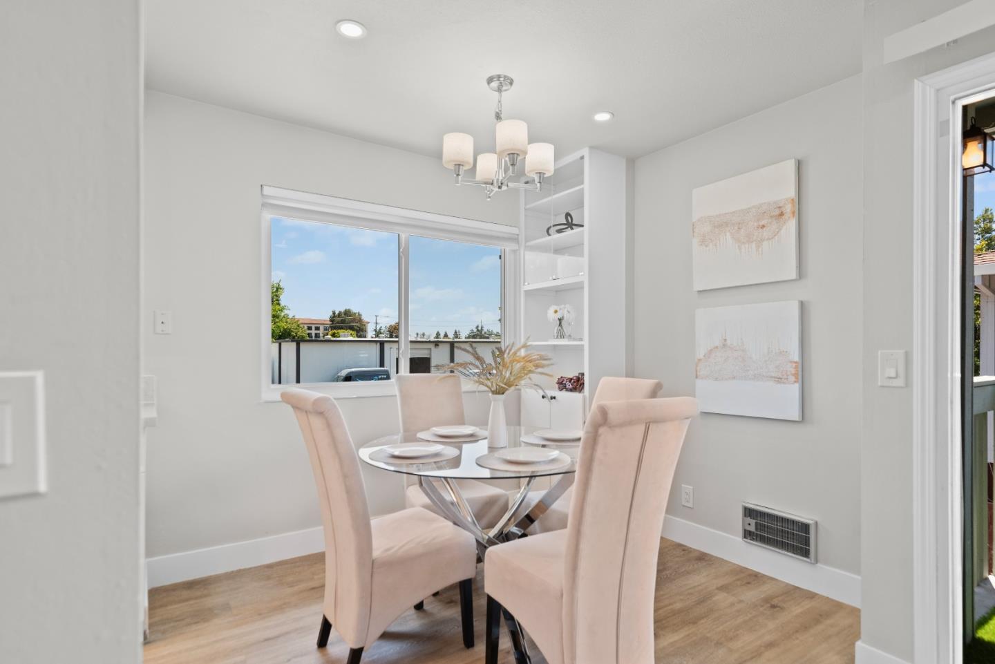 Detail Gallery Image 8 of 24 For 1135 Reed Ave #D,  Sunnyvale,  CA 94086 - 2 Beds | 1 Baths