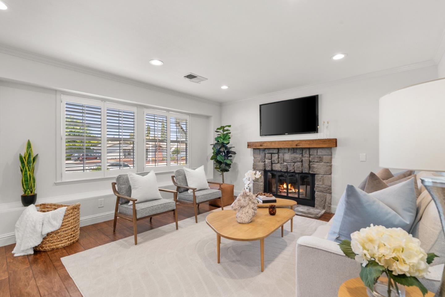Detail Gallery Image 2 of 56 For 1380 Welburn Ave, Gilroy,  CA 95020 - 3 Beds | 2 Baths