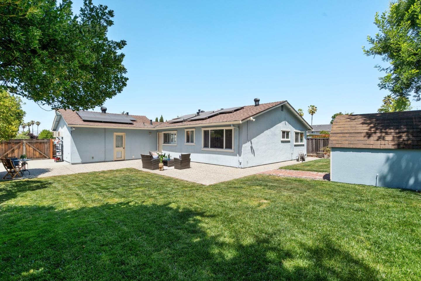Detail Gallery Image 4 of 56 For 1380 Welburn Ave, Gilroy,  CA 95020 - 3 Beds | 2 Baths