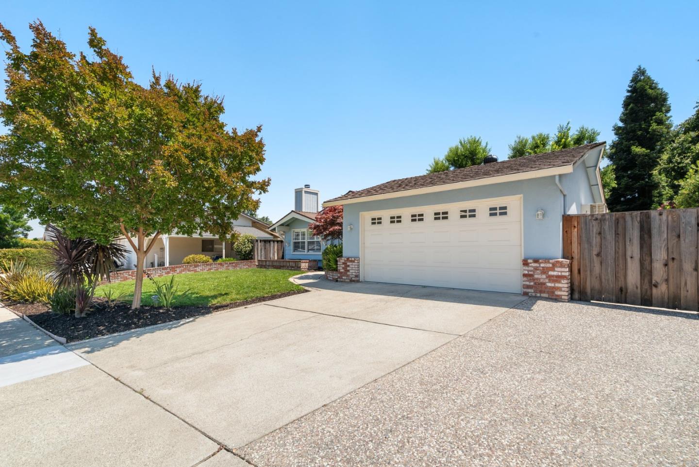 Detail Gallery Image 9 of 56 For 1380 Welburn Ave, Gilroy,  CA 95020 - 3 Beds | 2 Baths