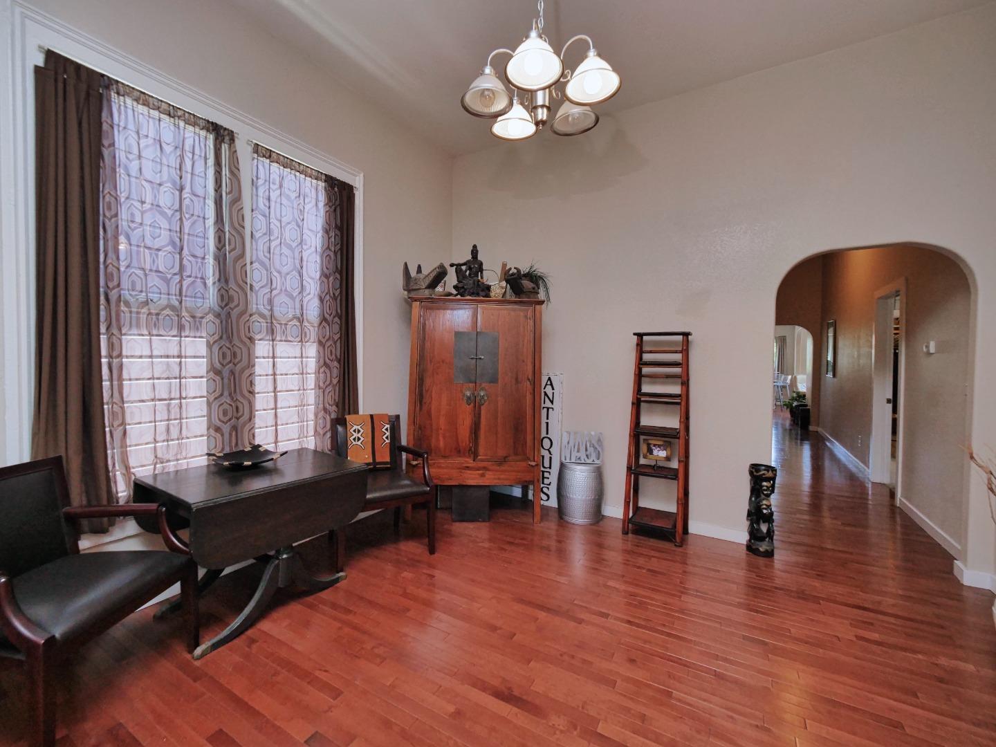 Detail Gallery Image 10 of 51 For 916 Center St, Oakland,  CA 94607 - – Beds | – Baths