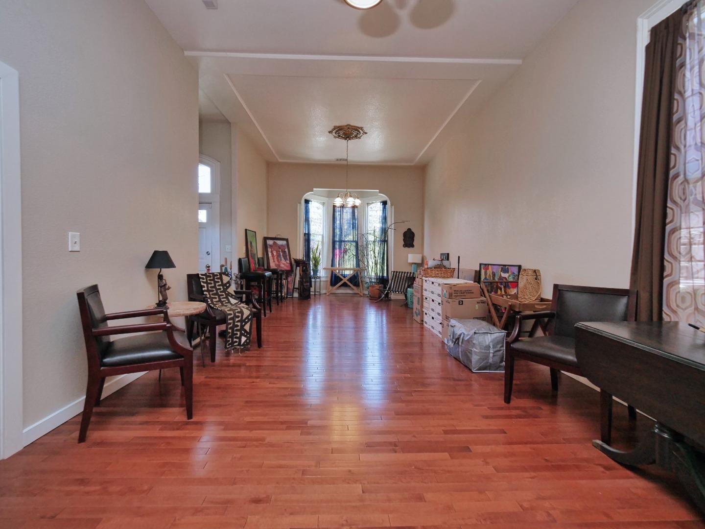 Detail Gallery Image 11 of 51 For 916 Center St, Oakland,  CA 94607 - – Beds | – Baths