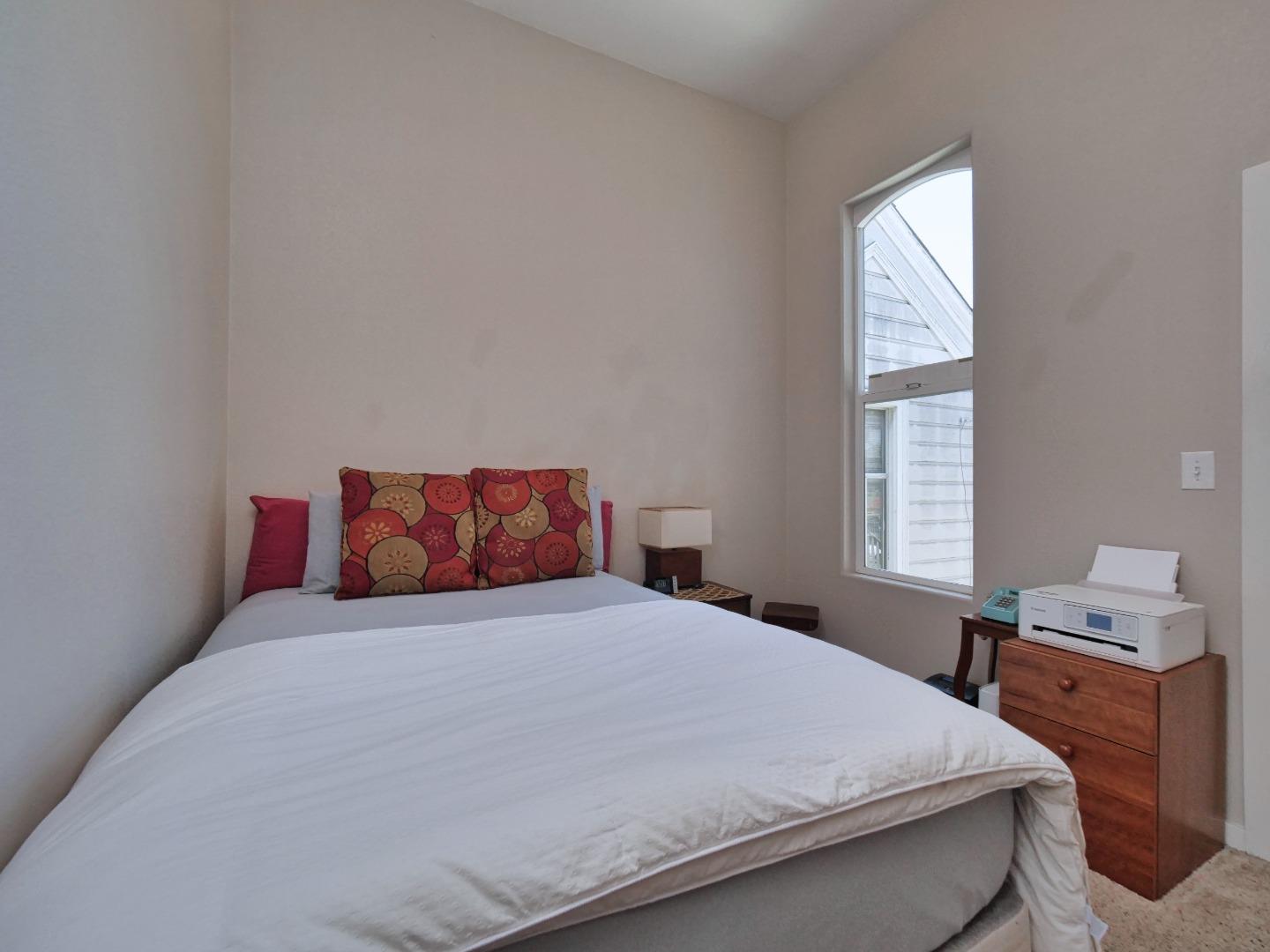 Detail Gallery Image 12 of 51 For 916 Center St, Oakland,  CA 94607 - – Beds | – Baths