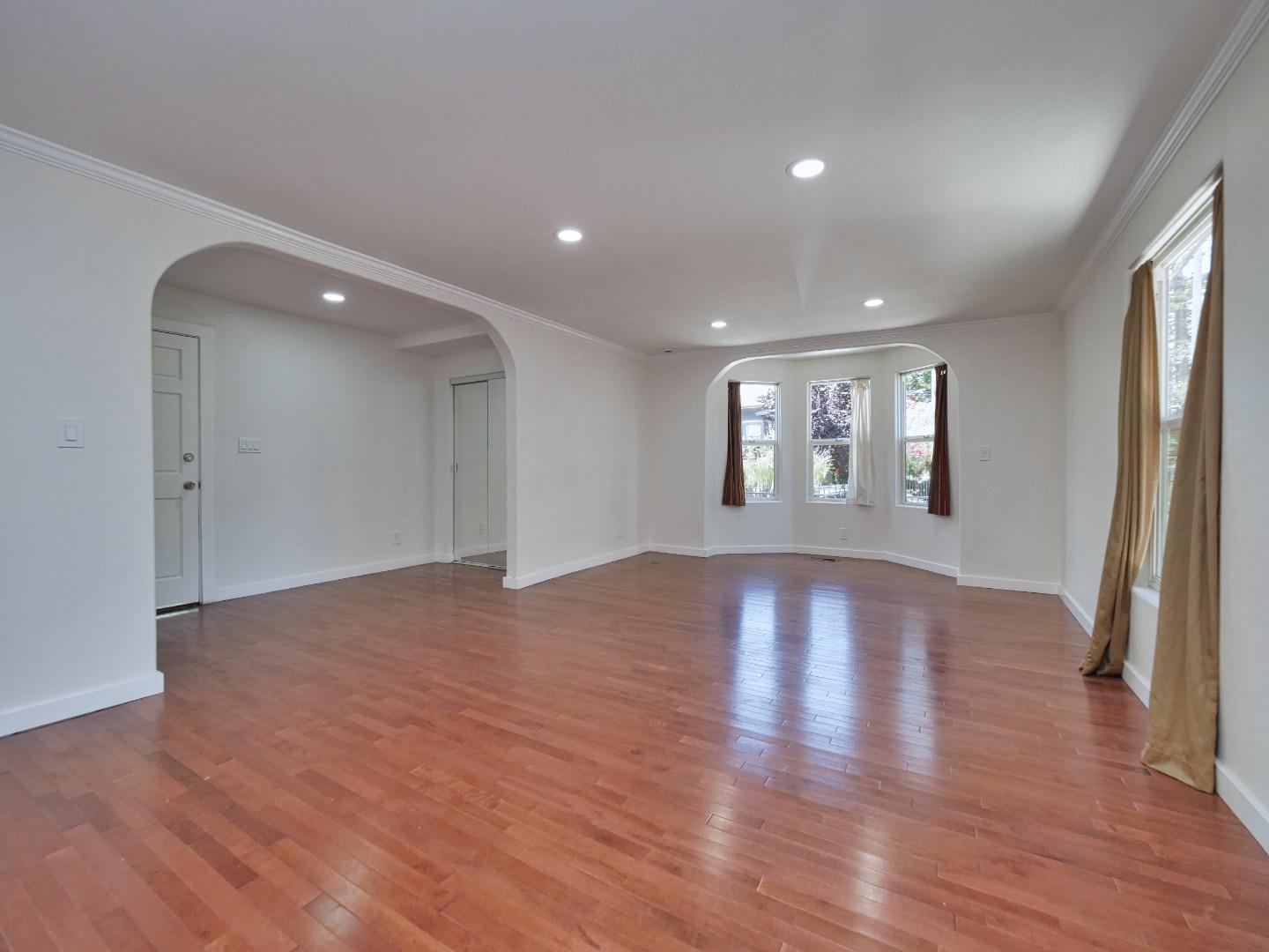 Detail Gallery Image 27 of 51 For 916 Center St, Oakland,  CA 94607 - – Beds | – Baths