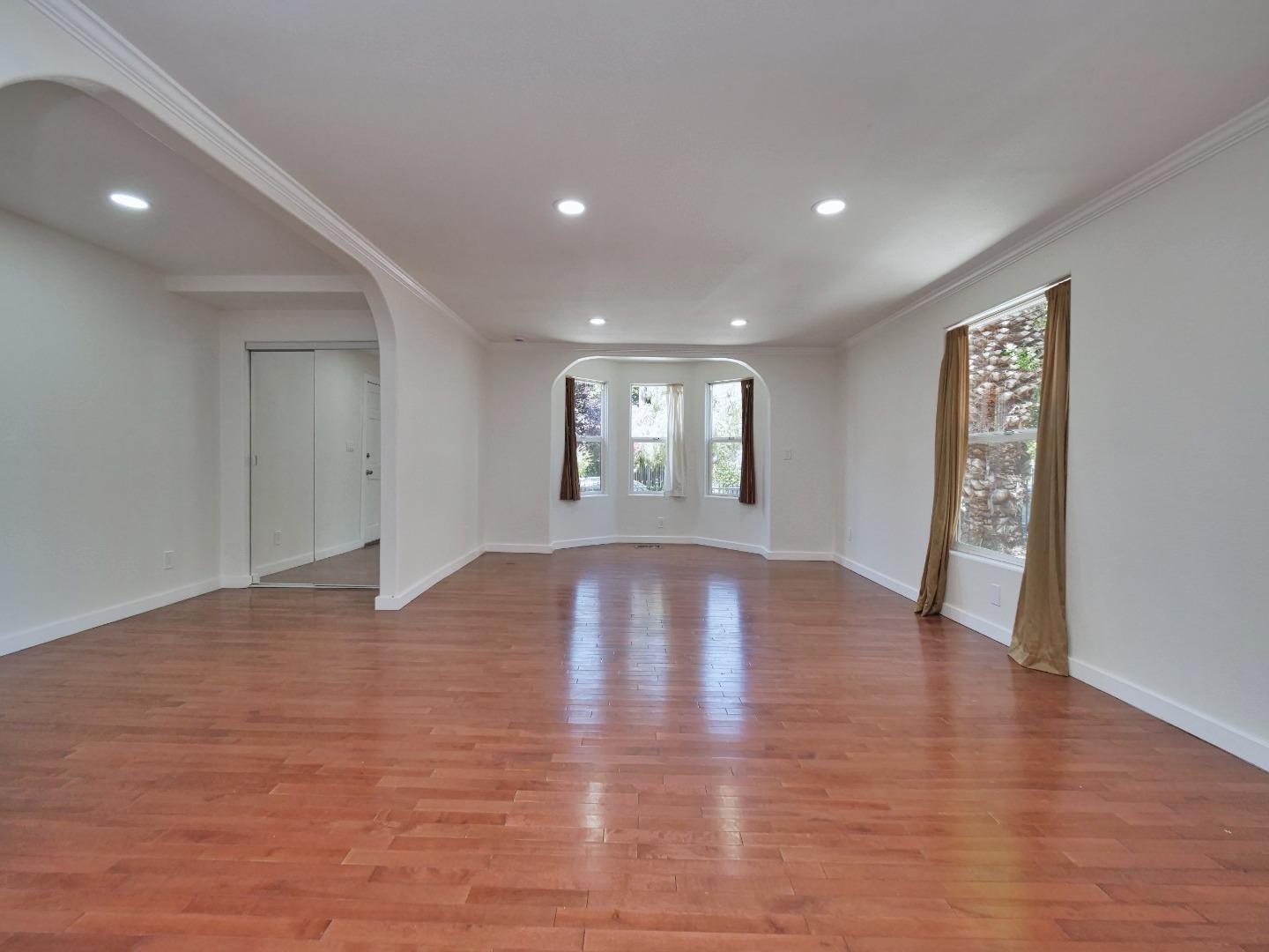 Detail Gallery Image 28 of 51 For 916 Center St, Oakland,  CA 94607 - – Beds | – Baths