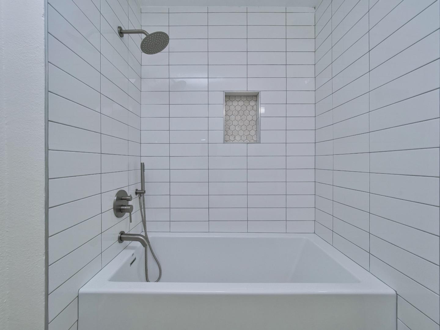 Detail Gallery Image 33 of 51 For 916 Center St, Oakland,  CA 94607 - – Beds | – Baths