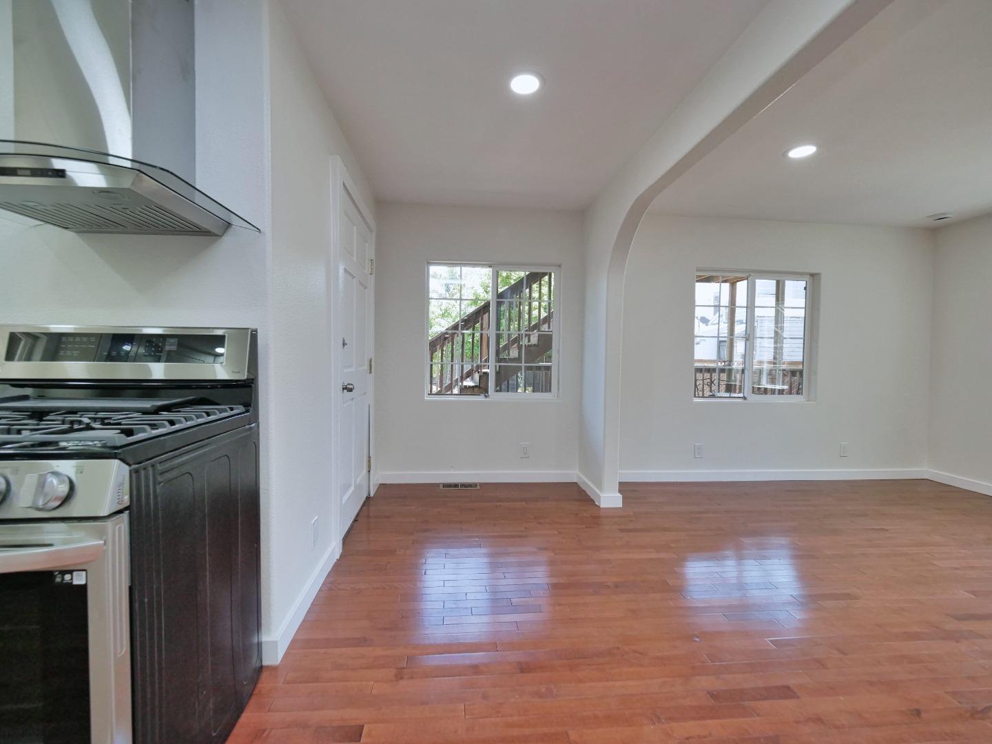 Detail Gallery Image 44 of 51 For 916 Center St, Oakland,  CA 94607 - – Beds | – Baths