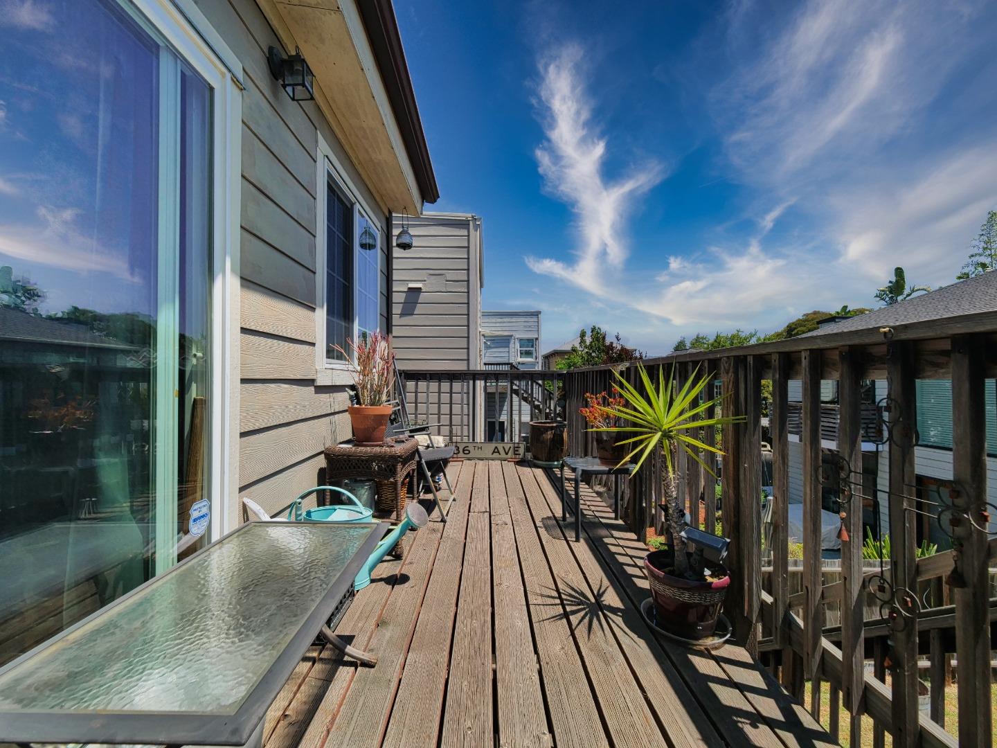 Detail Gallery Image 6 of 51 For 916 Center St, Oakland,  CA 94607 - – Beds | – Baths