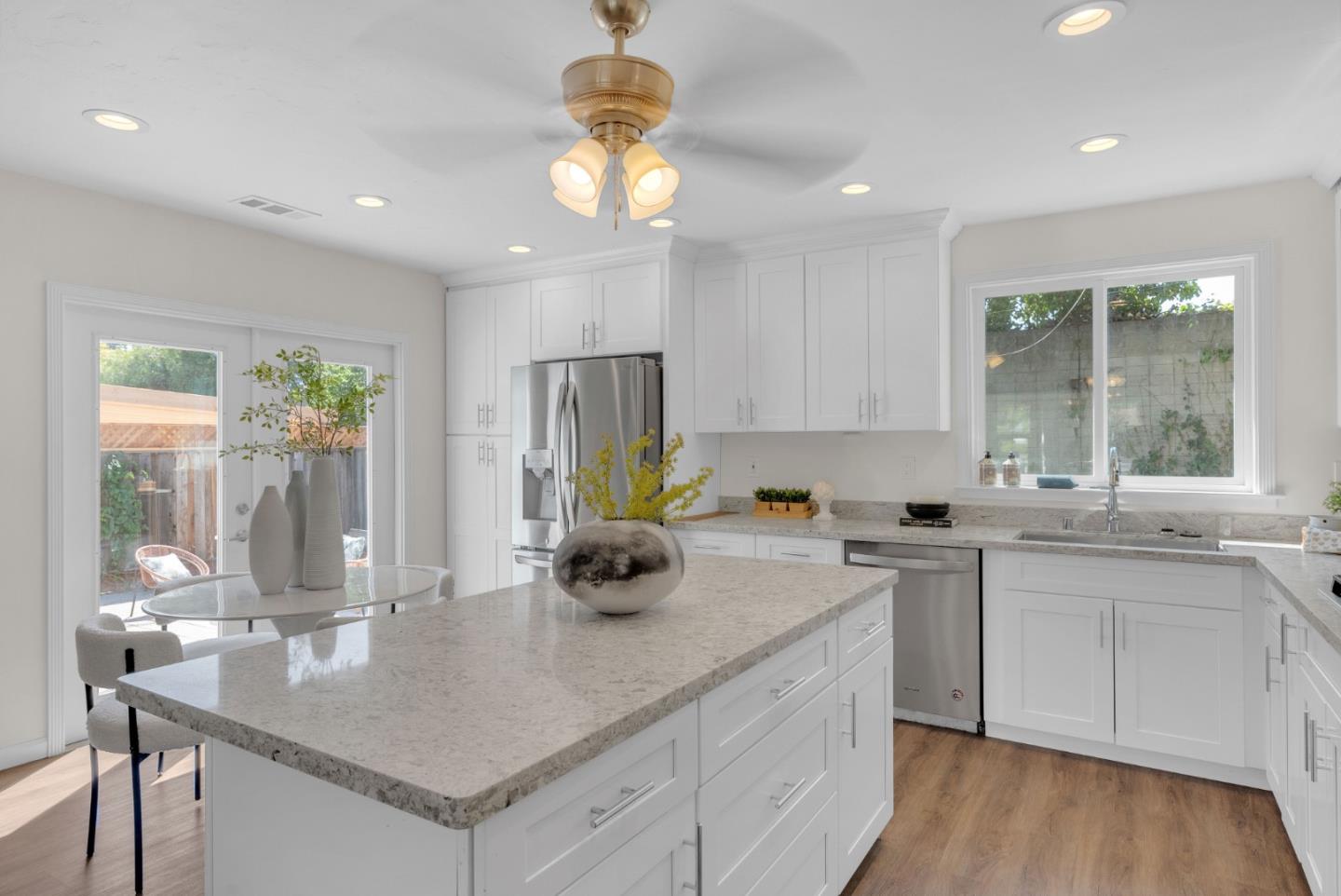 Detail Gallery Image 10 of 31 For 1798 Walnut Grove Ave, San Jose,  CA 95126 - 3 Beds | 2 Baths