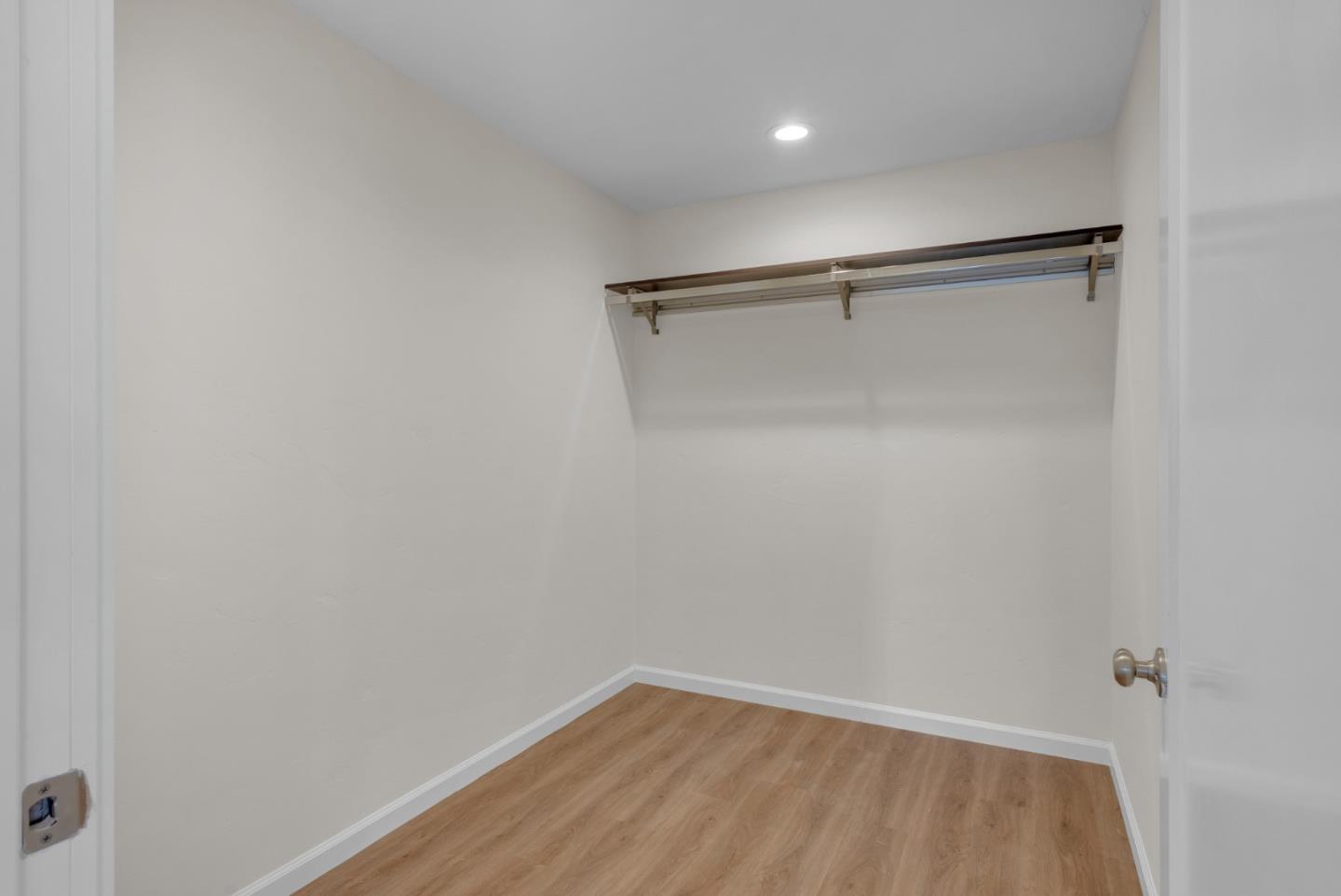 Detail Gallery Image 15 of 31 For 1798 Walnut Grove Ave, San Jose,  CA 95126 - 3 Beds | 2 Baths