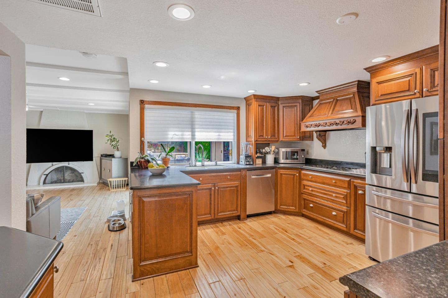 Detail Gallery Image 11 of 38 For 5456 Del Oro Dr, San Jose,  CA 95124 - 4 Beds | 2 Baths