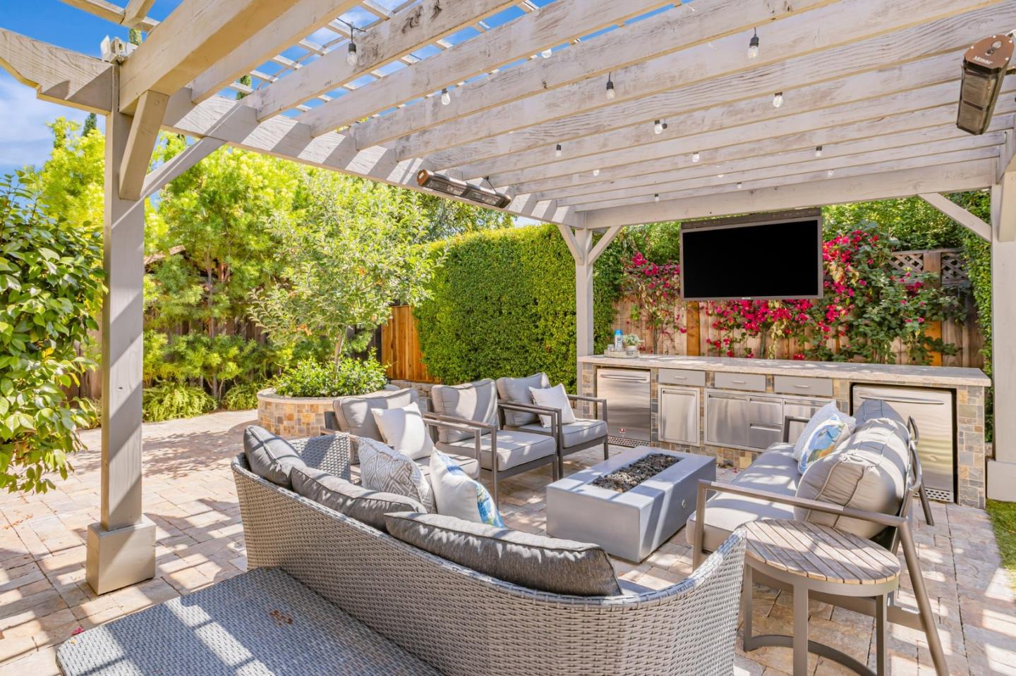 Detail Gallery Image 33 of 38 For 5456 Del Oro Dr, San Jose,  CA 95124 - 4 Beds | 2 Baths
