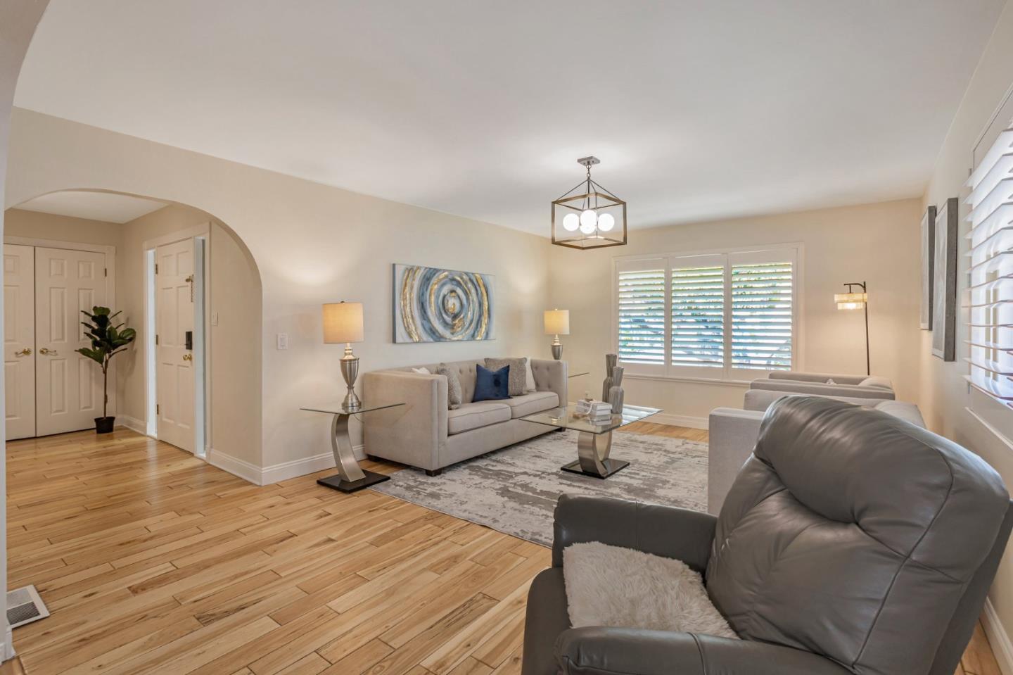 Detail Gallery Image 4 of 38 For 5456 Del Oro Dr, San Jose,  CA 95124 - 4 Beds | 2 Baths