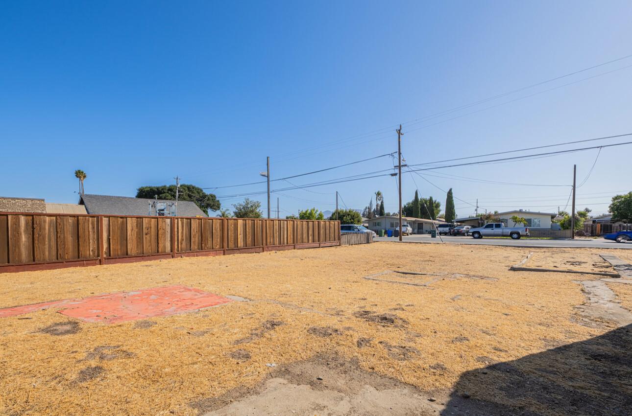 Detail Gallery Image 4 of 37 For 704 Oak Ave, Greenfield,  CA 93927 - 2 Beds | 1 Baths
