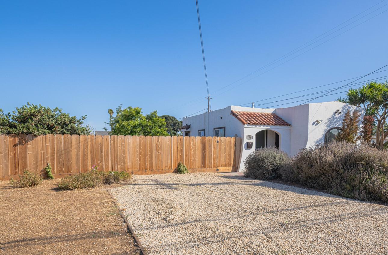 Detail Gallery Image 5 of 37 For 704 Oak Ave, Greenfield,  CA 93927 - 2 Beds | 1 Baths