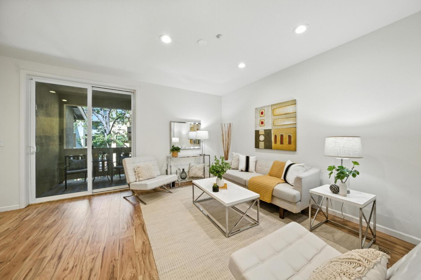 Detail Gallery Image 11 of 53 For 709 Modern Ice Dr, San Jose,  CA 95112 - 3 Beds | 2 Baths