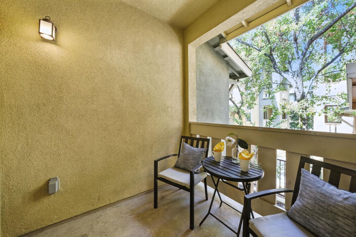 Detail Gallery Image 12 of 53 For 709 Modern Ice Dr, San Jose,  CA 95112 - 3 Beds | 2 Baths