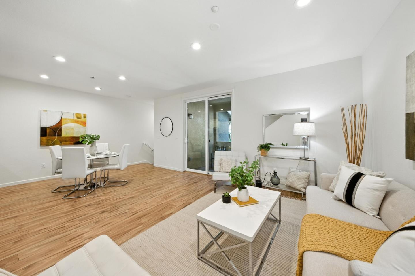 Detail Gallery Image 15 of 53 For 709 Modern Ice Dr, San Jose,  CA 95112 - 3 Beds | 2 Baths