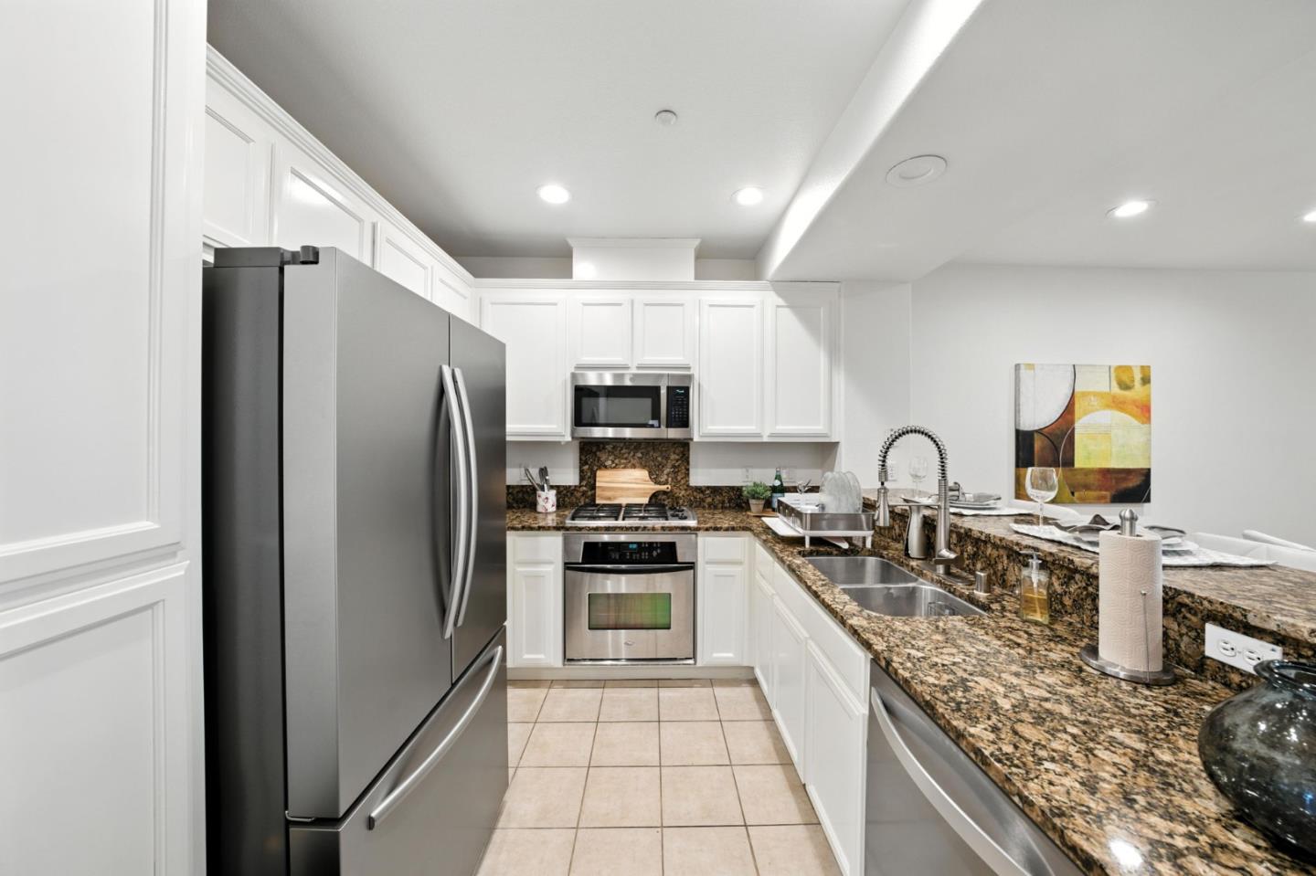 Detail Gallery Image 18 of 53 For 709 Modern Ice Dr, San Jose,  CA 95112 - 3 Beds | 2 Baths