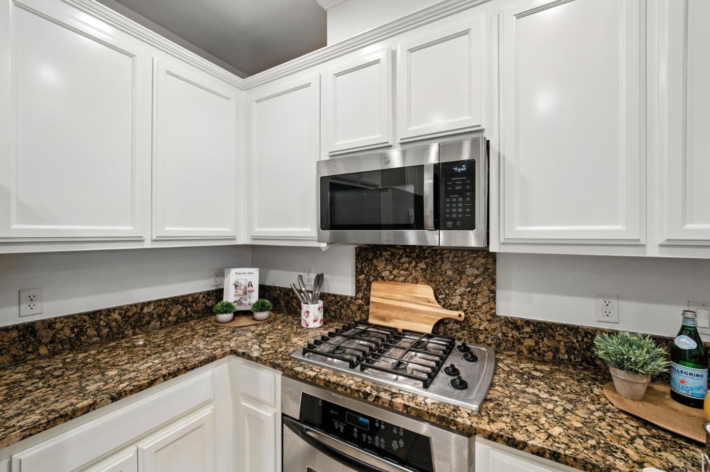 Detail Gallery Image 19 of 53 For 709 Modern Ice Dr, San Jose,  CA 95112 - 3 Beds | 2 Baths