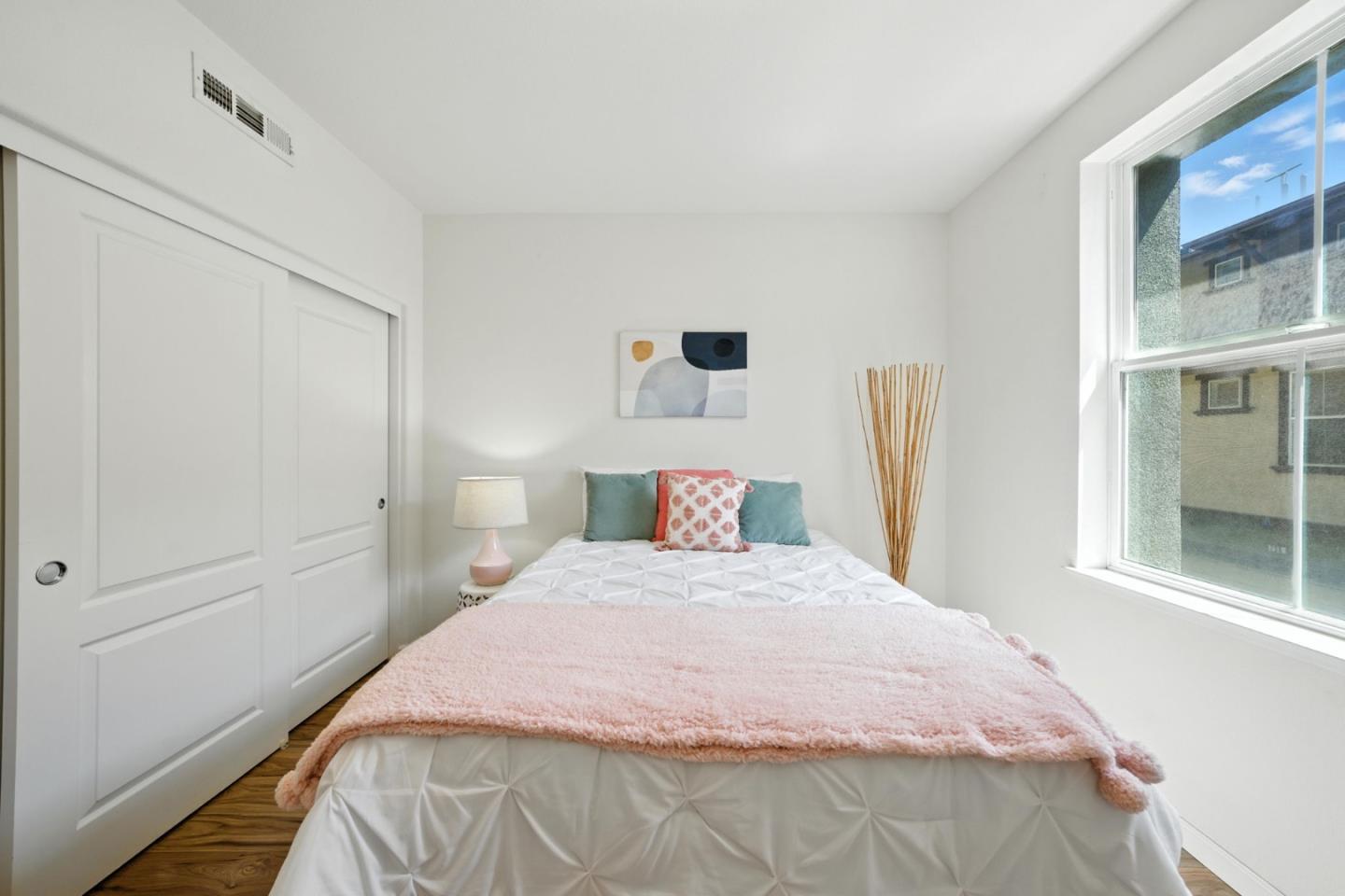 Detail Gallery Image 23 of 53 For 709 Modern Ice Dr, San Jose,  CA 95112 - 3 Beds | 2 Baths