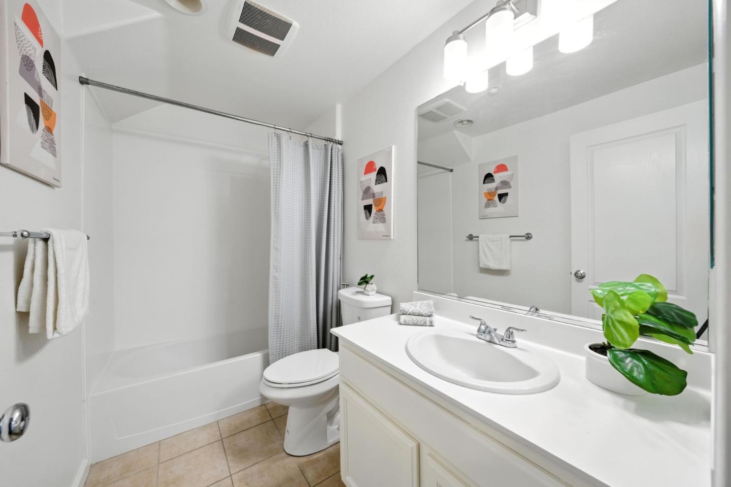 Detail Gallery Image 26 of 53 For 709 Modern Ice Dr, San Jose,  CA 95112 - 3 Beds | 2 Baths