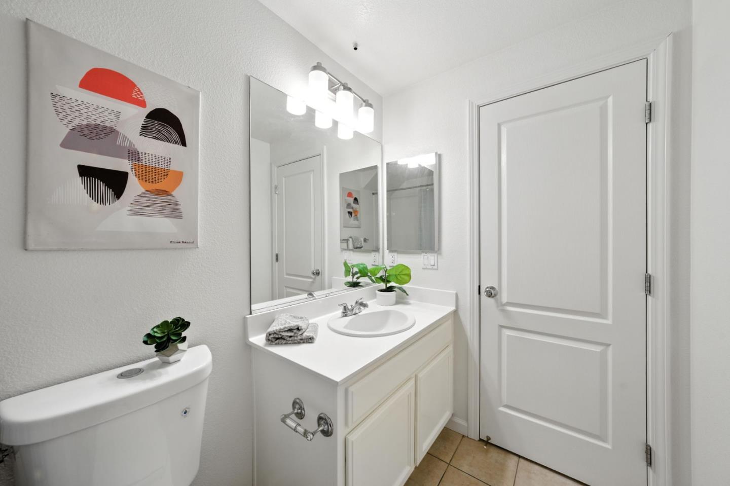 Detail Gallery Image 27 of 53 For 709 Modern Ice Dr, San Jose,  CA 95112 - 3 Beds | 2 Baths