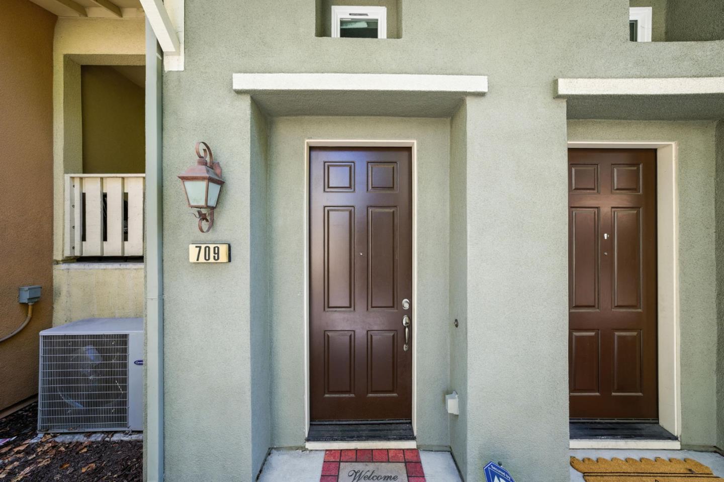 Detail Gallery Image 3 of 53 For 709 Modern Ice Dr, San Jose,  CA 95112 - 3 Beds | 2 Baths