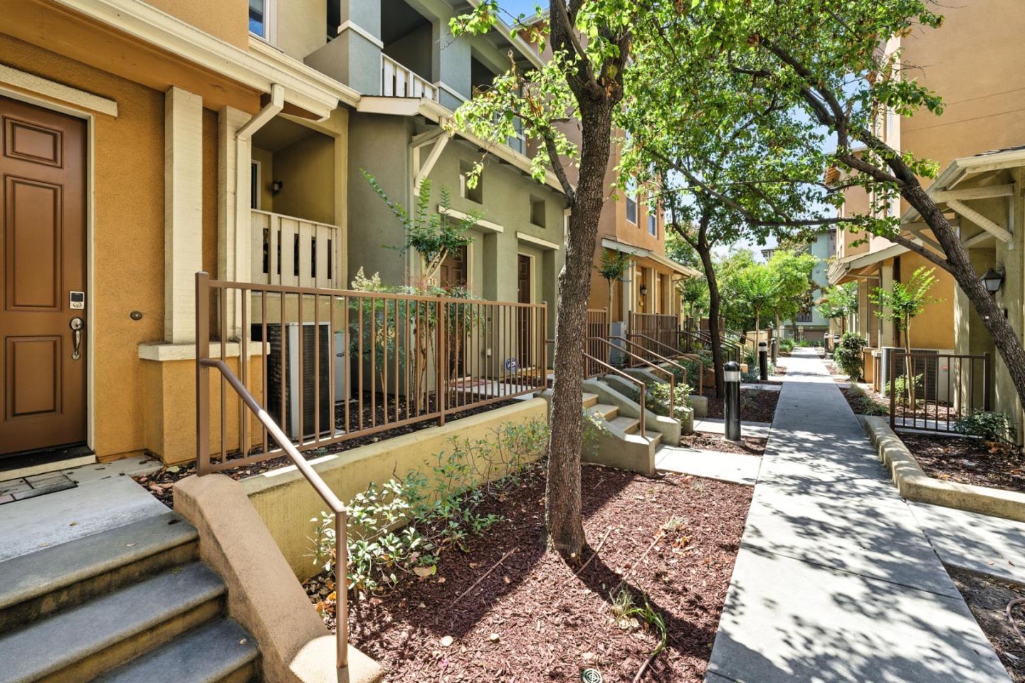Detail Gallery Image 39 of 53 For 709 Modern Ice Dr, San Jose,  CA 95112 - 3 Beds | 2 Baths