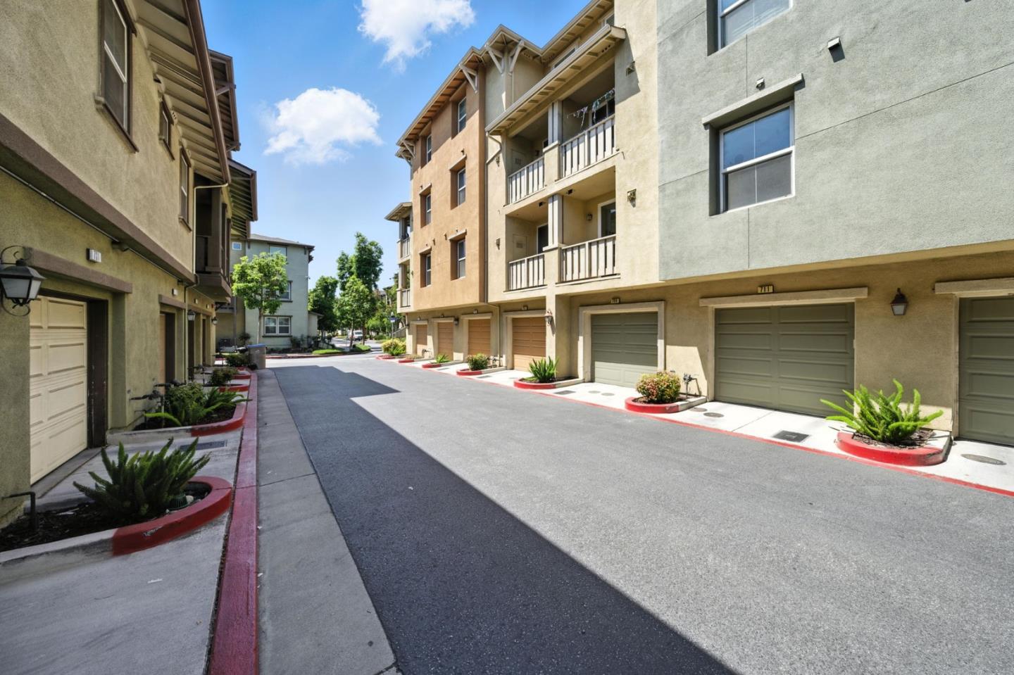 Detail Gallery Image 47 of 53 For 709 Modern Ice Dr, San Jose,  CA 95112 - 3 Beds | 2 Baths