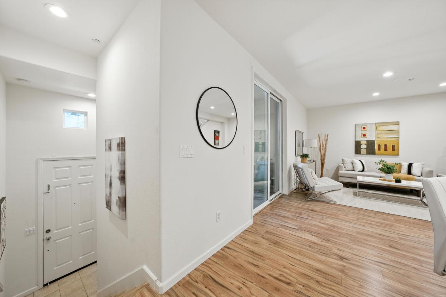 Detail Gallery Image 5 of 53 For 709 Modern Ice Dr, San Jose,  CA 95112 - 3 Beds | 2 Baths