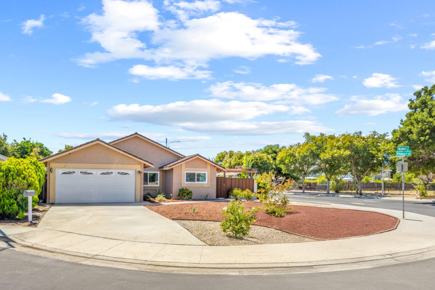 Detail Gallery Image 2 of 60 For 1807 Walker Ct, San Jose,  CA 95122 - 3 Beds | 2 Baths