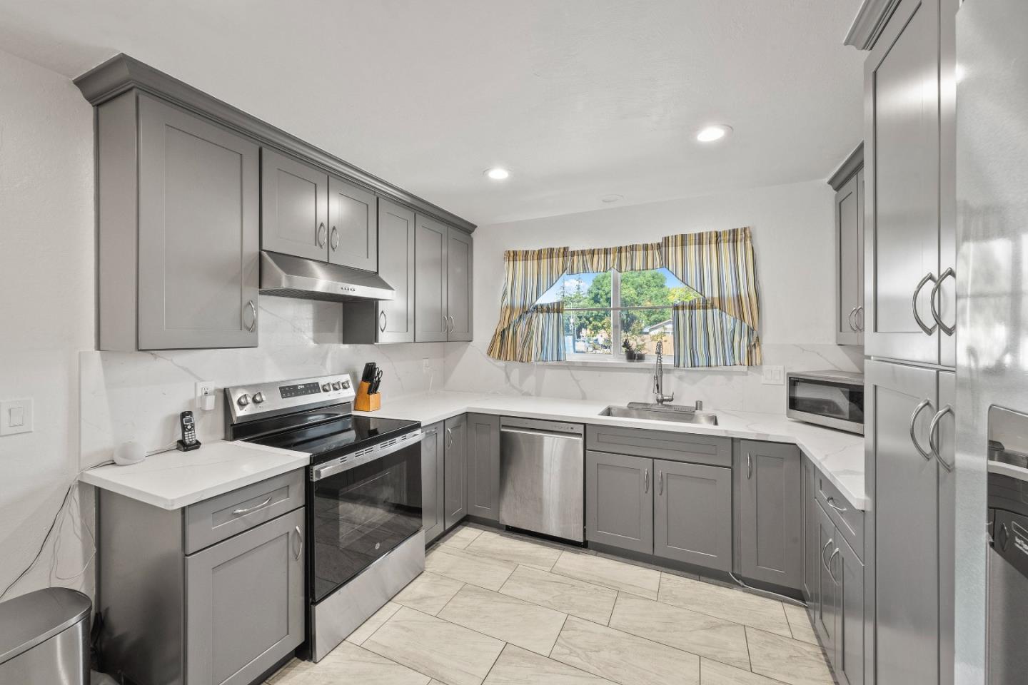 Detail Gallery Image 20 of 60 For 1807 Walker Ct, San Jose,  CA 95122 - 3 Beds | 2 Baths