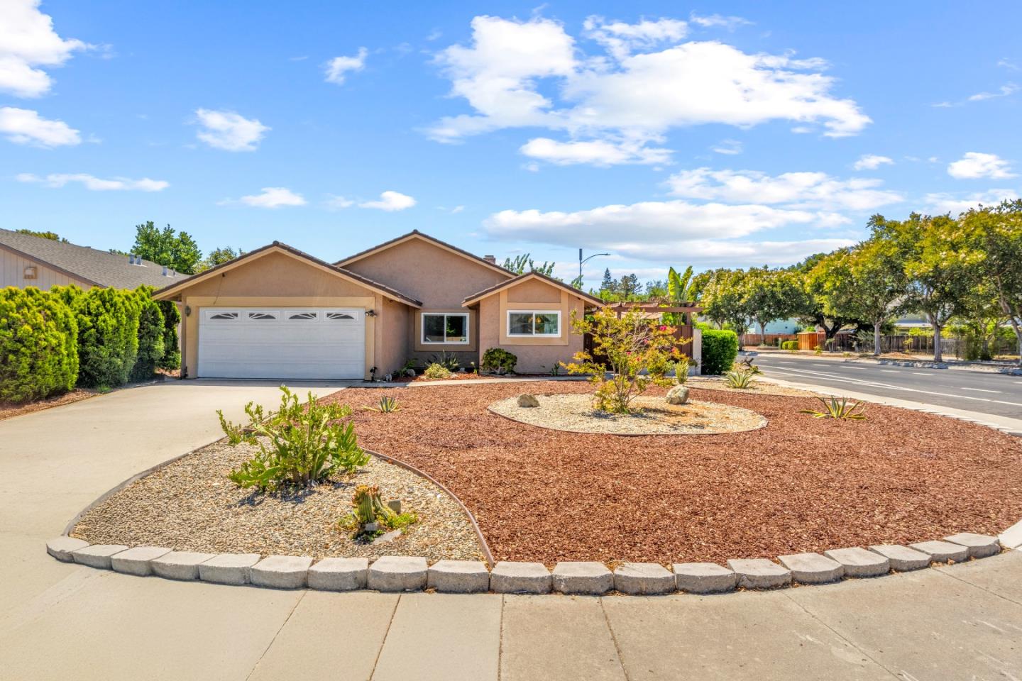 Detail Gallery Image 4 of 60 For 1807 Walker Ct, San Jose,  CA 95122 - 3 Beds | 2 Baths