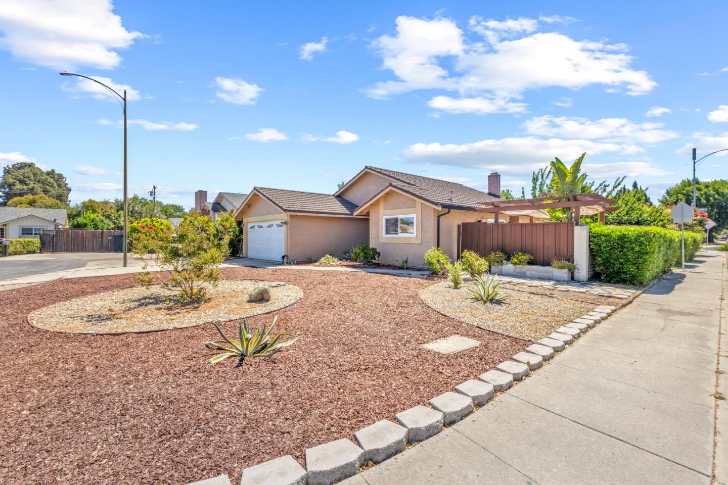 Detail Gallery Image 5 of 60 For 1807 Walker Ct, San Jose,  CA 95122 - 3 Beds | 2 Baths