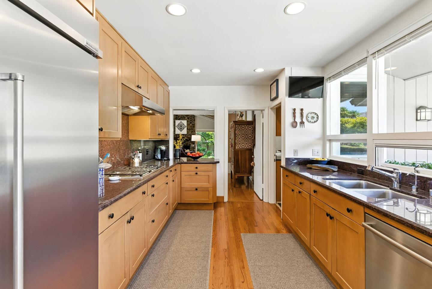 Detail Gallery Image 18 of 64 For 3795 Ralston Ave, Hillsborough,  CA 94010 - 4 Beds | 4 Baths