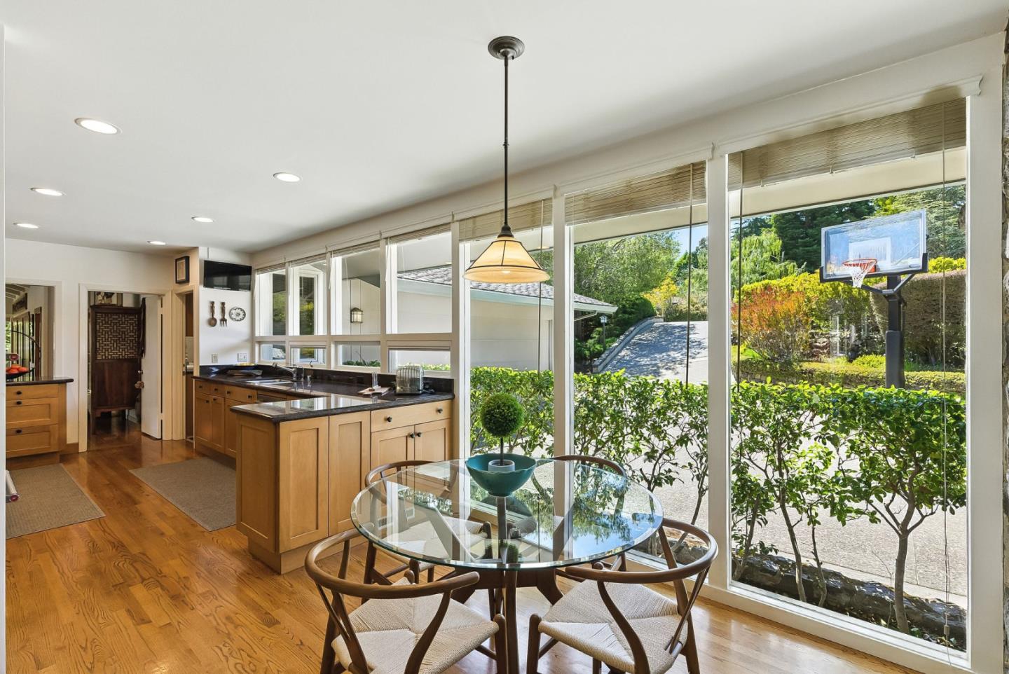 Detail Gallery Image 19 of 64 For 3795 Ralston Ave, Hillsborough,  CA 94010 - 4 Beds | 4 Baths