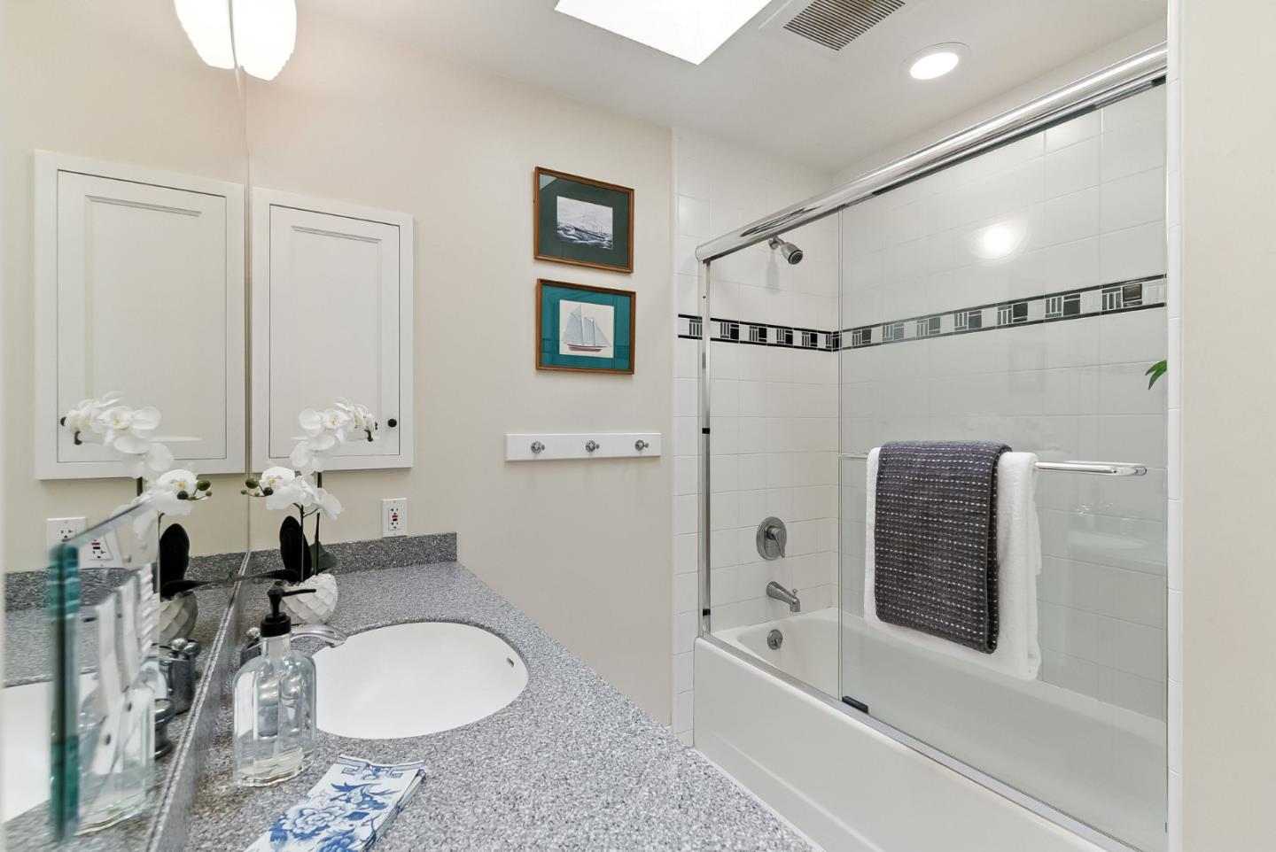 Detail Gallery Image 22 of 64 For 3795 Ralston Ave, Hillsborough,  CA 94010 - 4 Beds | 4 Baths