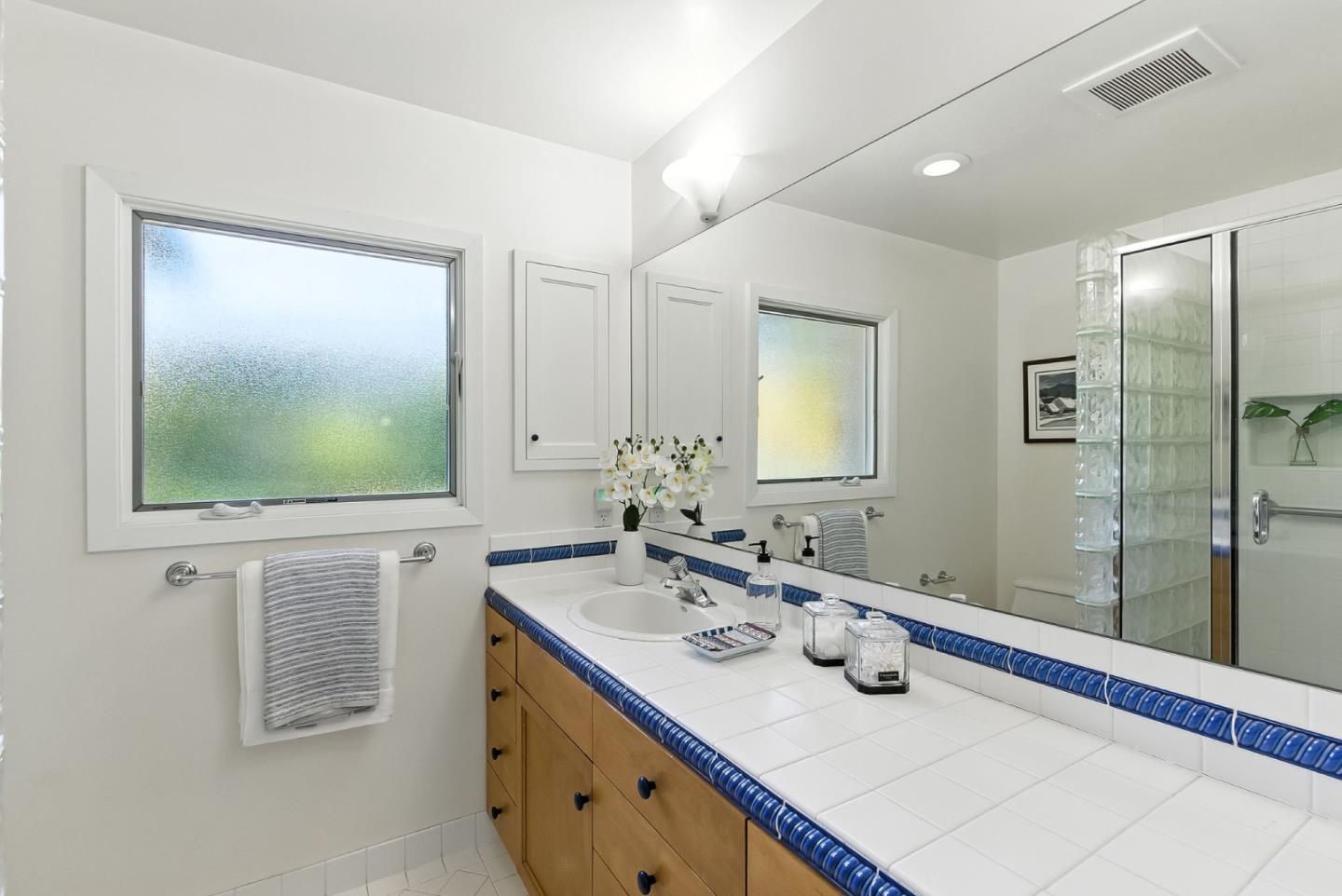 Detail Gallery Image 28 of 64 For 3795 Ralston Ave, Hillsborough,  CA 94010 - 4 Beds | 4 Baths