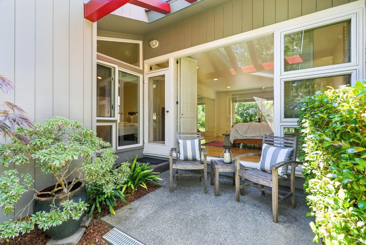 Detail Gallery Image 33 of 64 For 3795 Ralston Ave, Hillsborough,  CA 94010 - 4 Beds | 4 Baths
