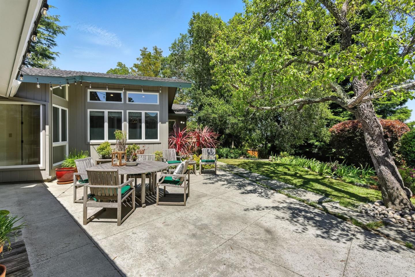 Detail Gallery Image 43 of 64 For 3795 Ralston Ave, Hillsborough,  CA 94010 - 4 Beds | 4 Baths