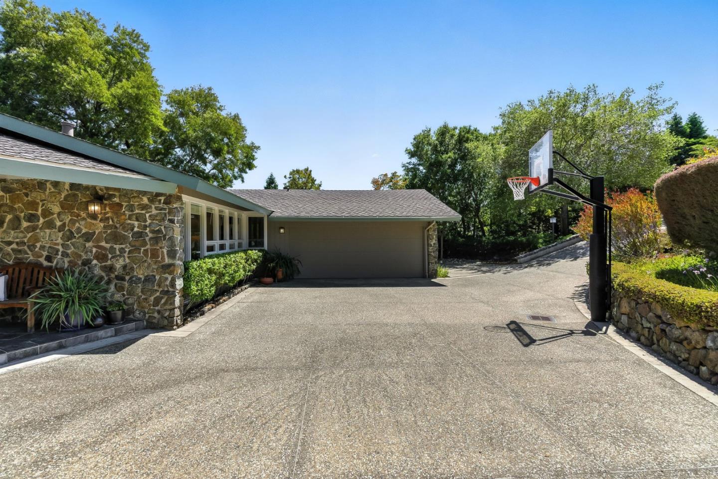 Detail Gallery Image 55 of 64 For 3795 Ralston Ave, Hillsborough,  CA 94010 - 4 Beds | 4 Baths