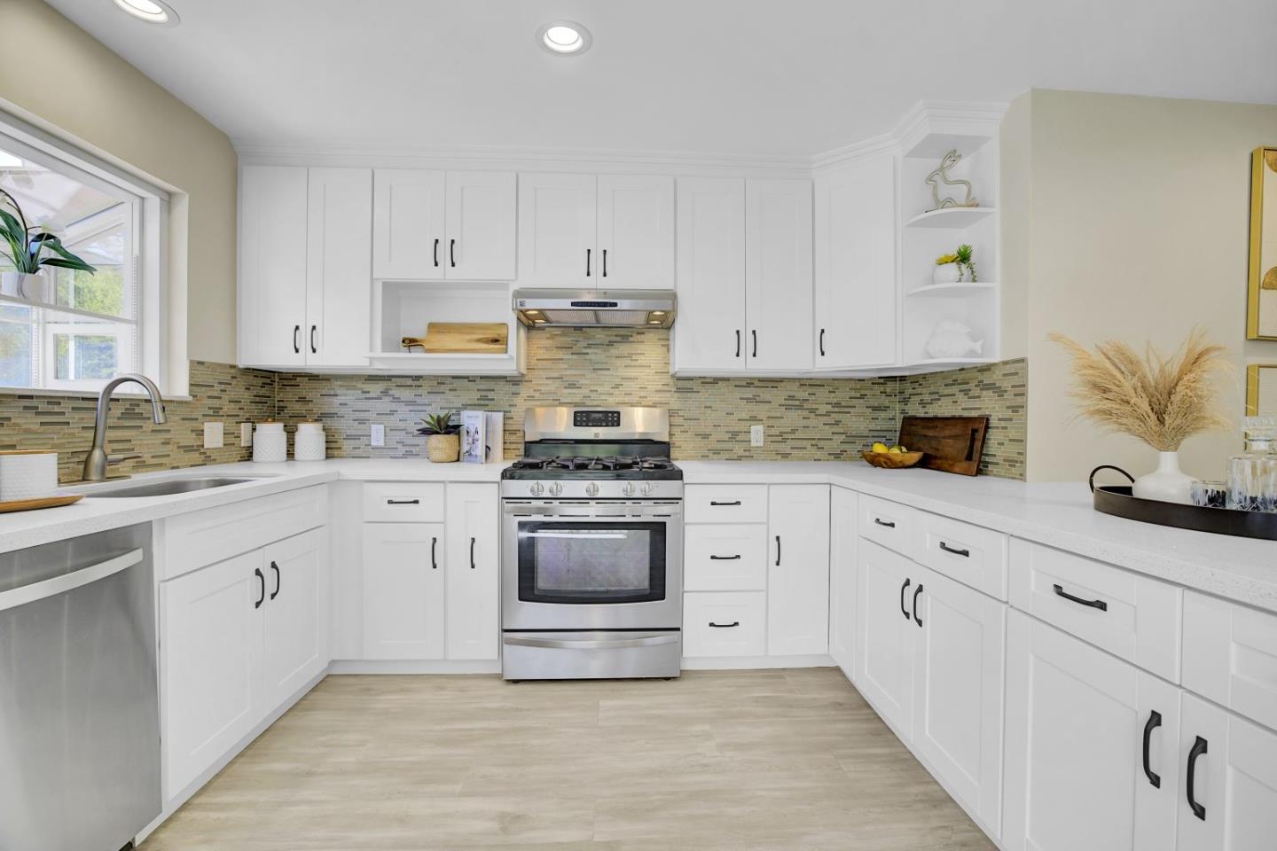 Detail Gallery Image 13 of 56 For 2727 El Prado Rd, Burlingame,  CA 94010 - 3 Beds | 2 Baths