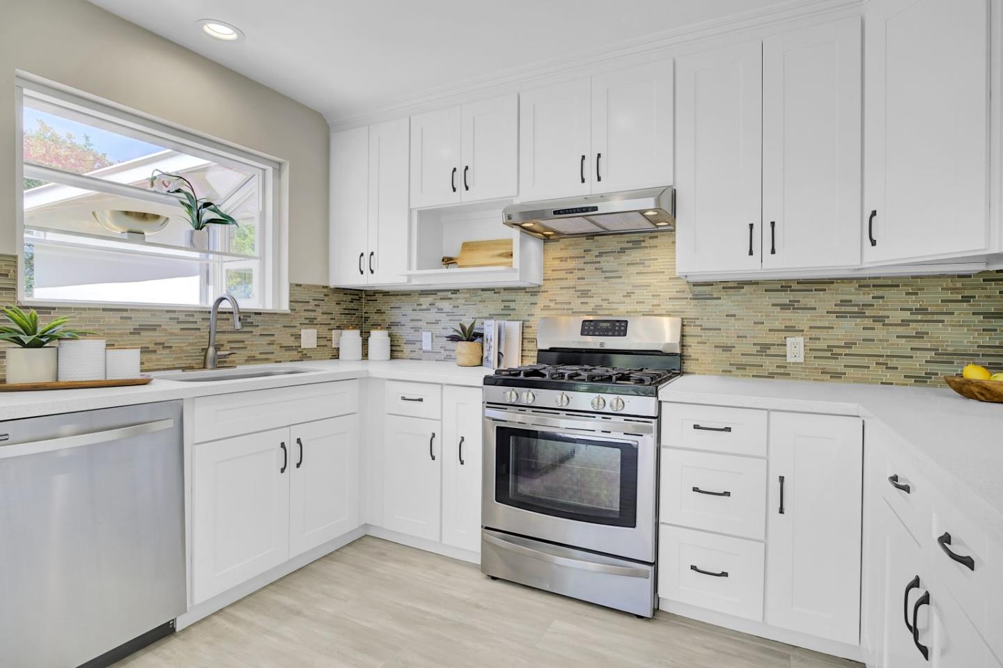 Detail Gallery Image 14 of 56 For 2727 El Prado Rd, Burlingame,  CA 94010 - 3 Beds | 2 Baths