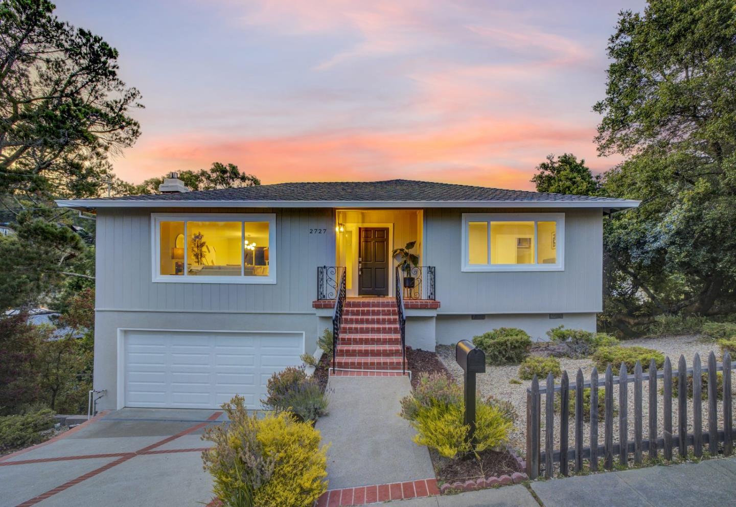 Detail Gallery Image 2 of 56 For 2727 El Prado Rd, Burlingame,  CA 94010 - 3 Beds | 2 Baths